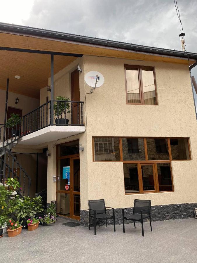 Guest House Nikala เมสเตีย ภายนอก รูปภาพ