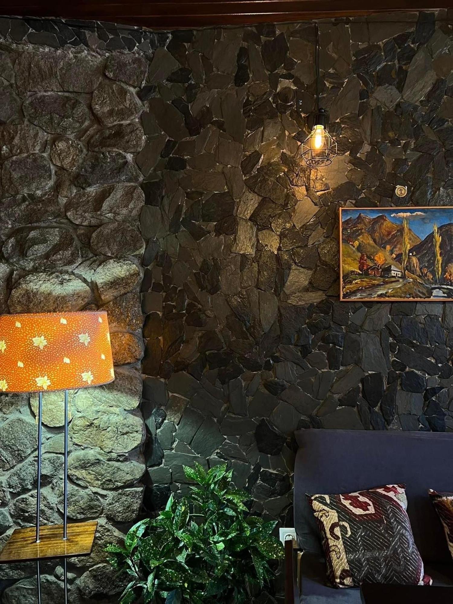 Guest House Nikala เมสเตีย ภายนอก รูปภาพ