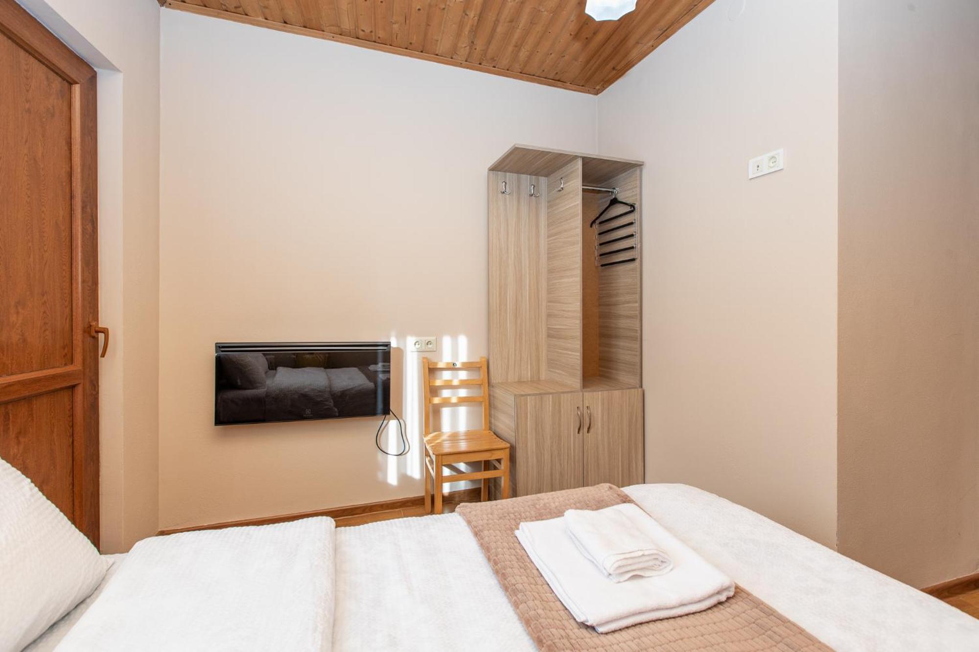 Guest House Nikala เมสเตีย ภายนอก รูปภาพ