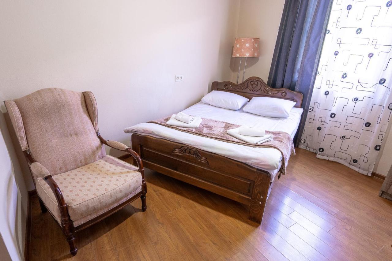 Guest House Nikala เมสเตีย ภายนอก รูปภาพ