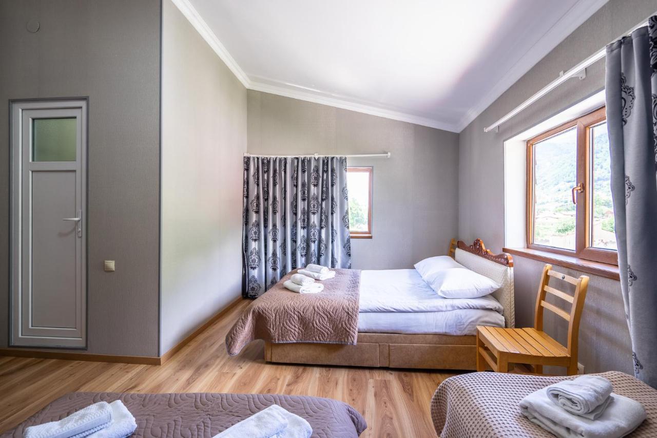 Guest House Nikala เมสเตีย ภายนอก รูปภาพ